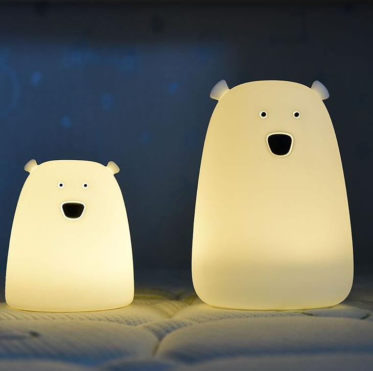 Rabbit & Friends silikone lampe med Batteri – Hvid – lille bjørn – 10cm - Billede 4